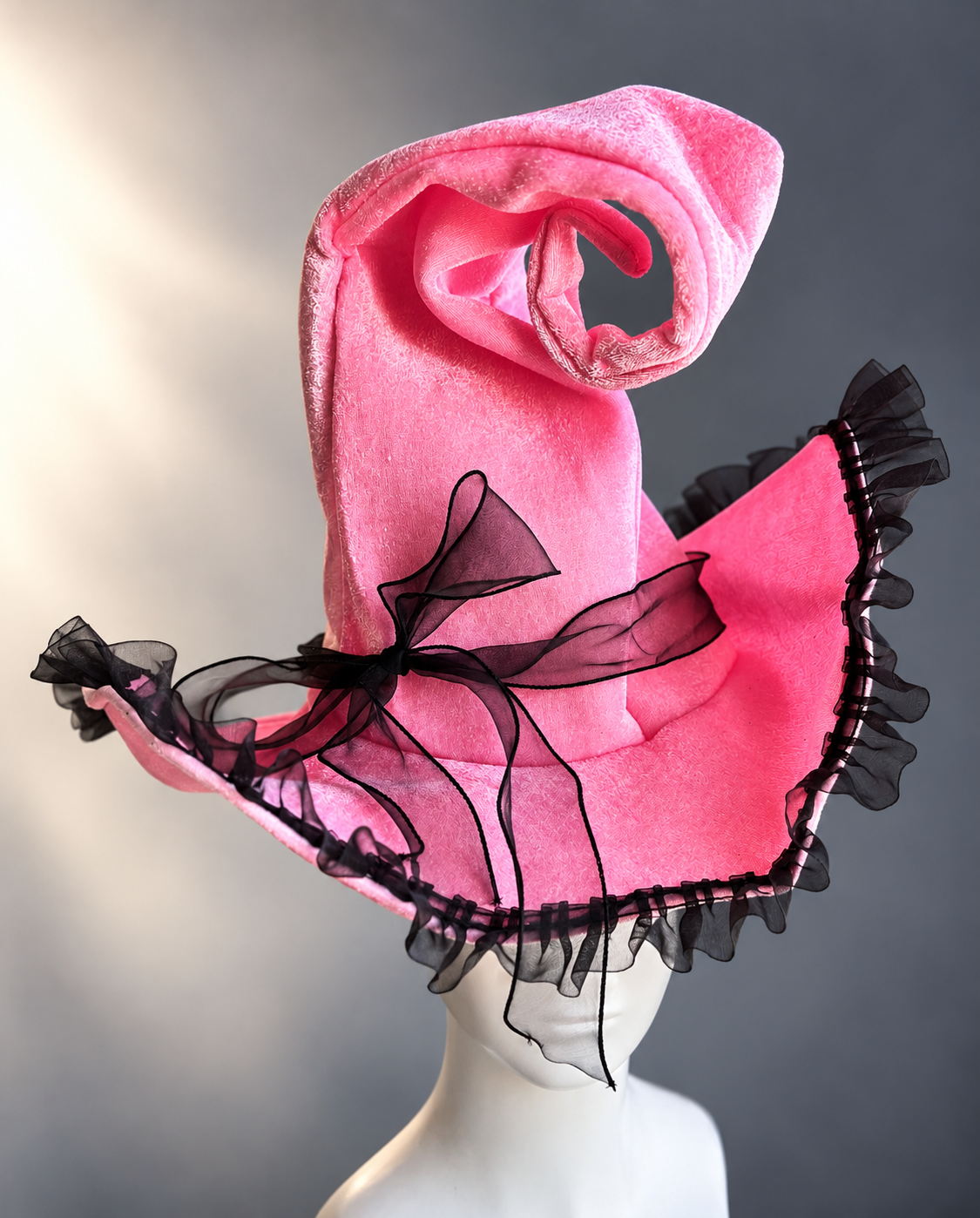 Rose Noir Witch Hat