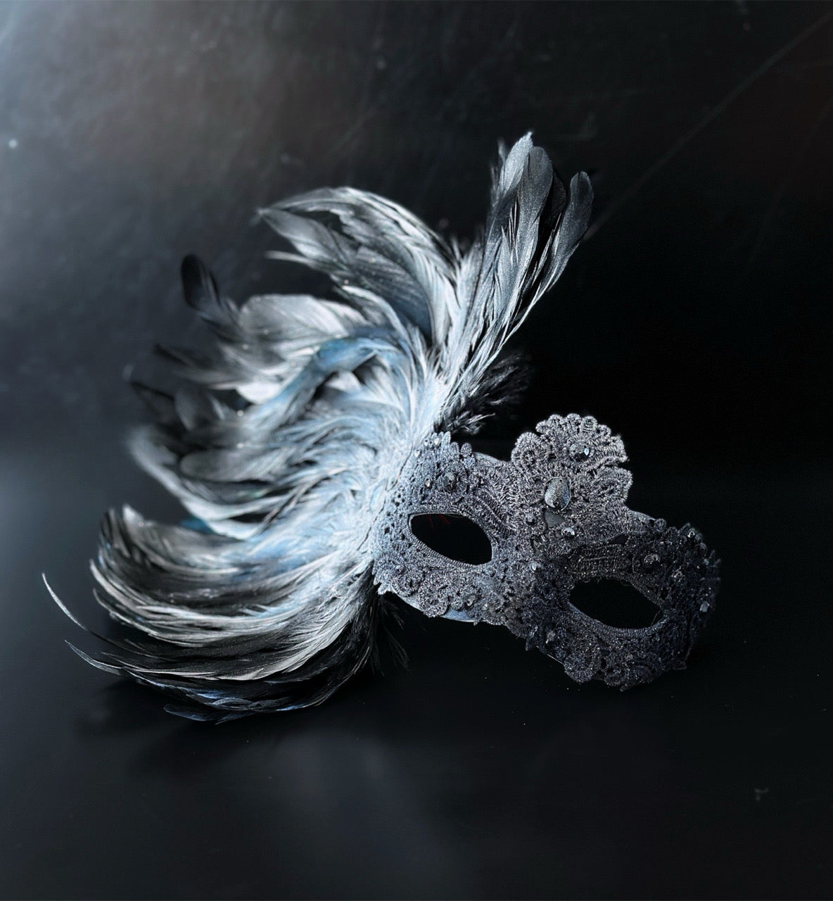 Silver feather masquerade women&