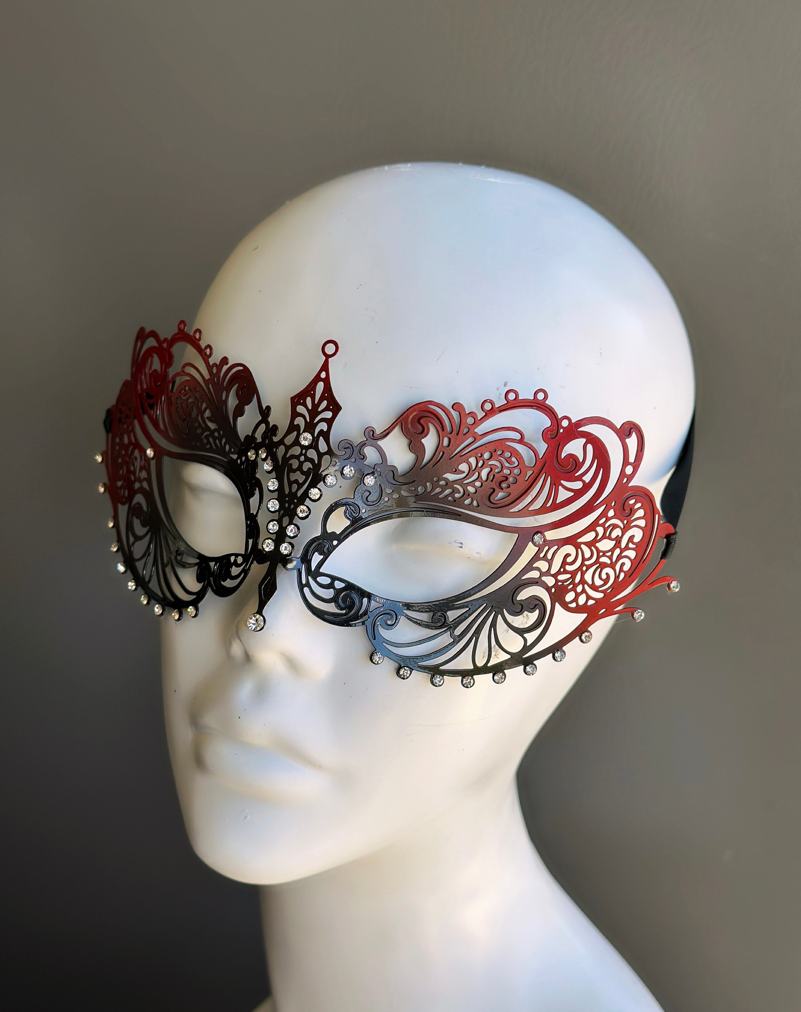 Ana Eleganza Metal Mask- Black and Red