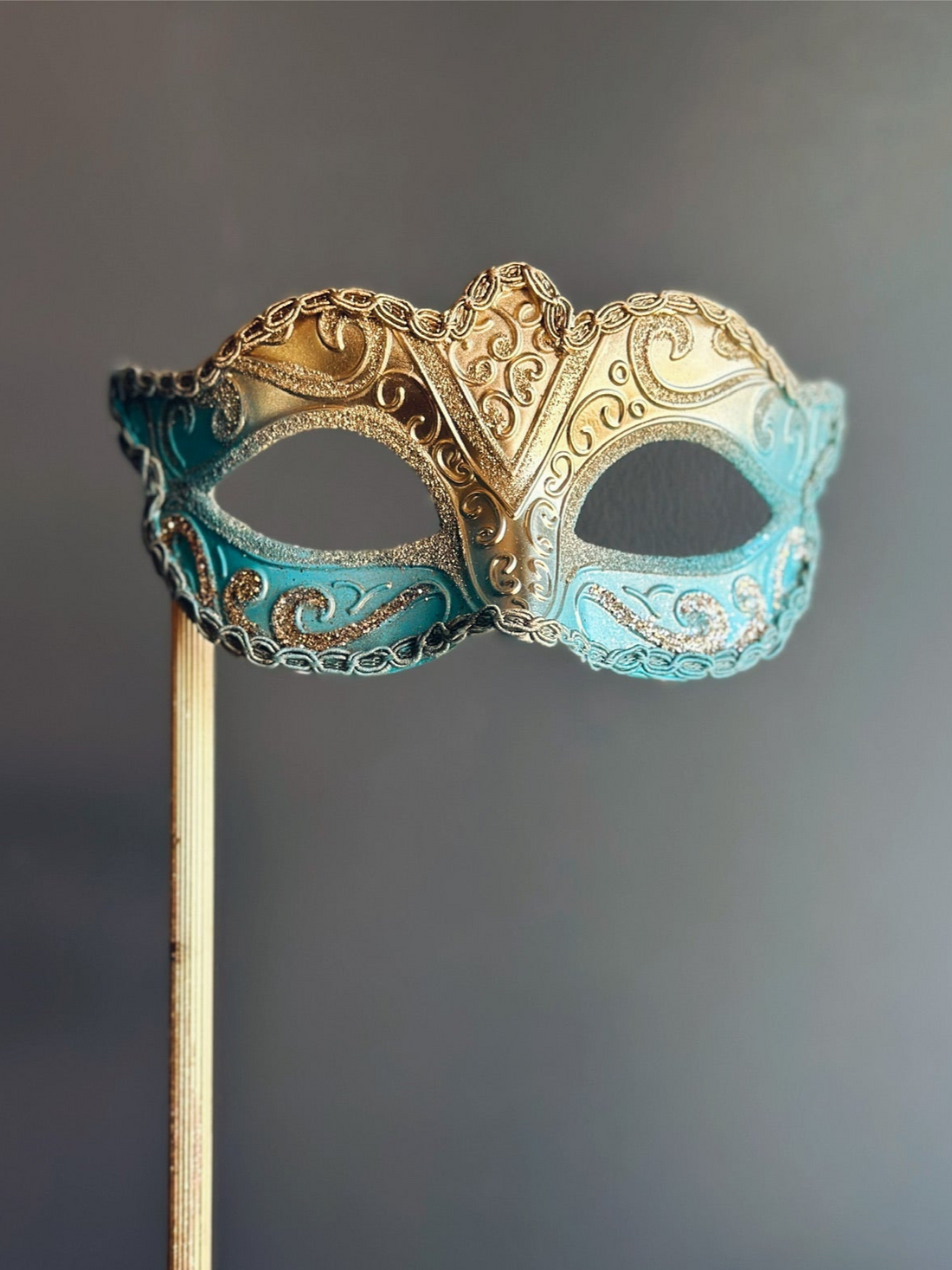 Bravaro Handheld Stick Mask - Gold/Turquoise