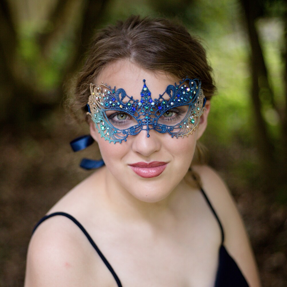 Ana Lace Mask - Blue Gold