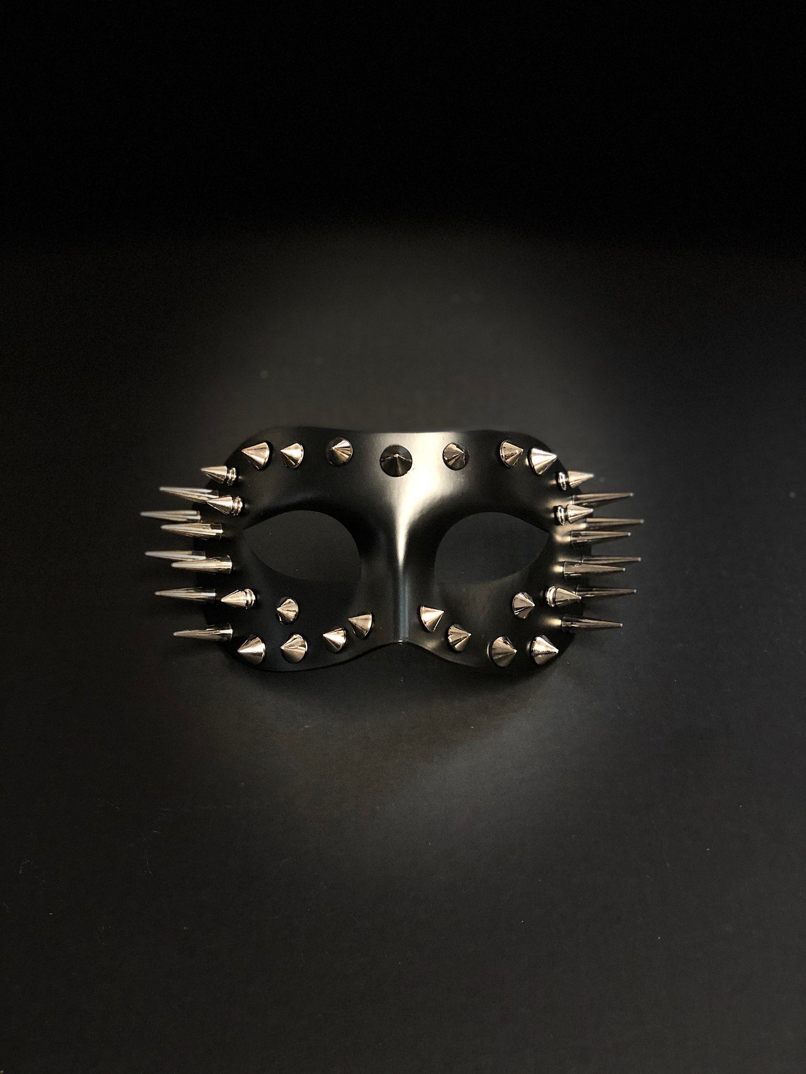 Silver Spike Mask - Black