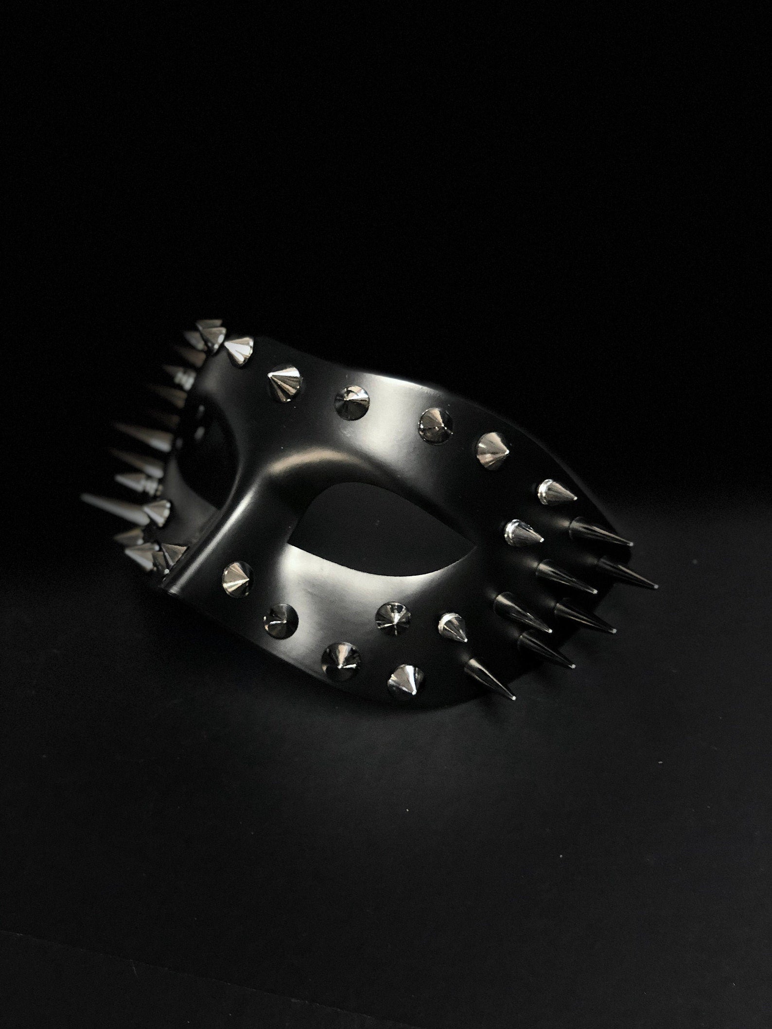 Silver Spike Mask - Black