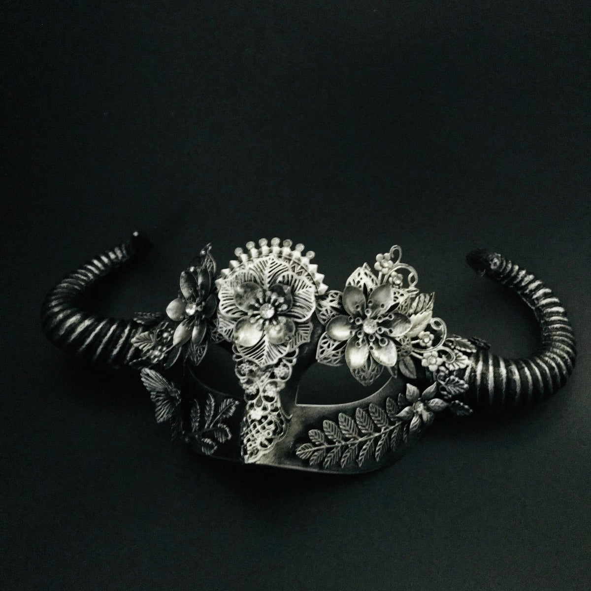 Short Horn Floral Mask - Silver