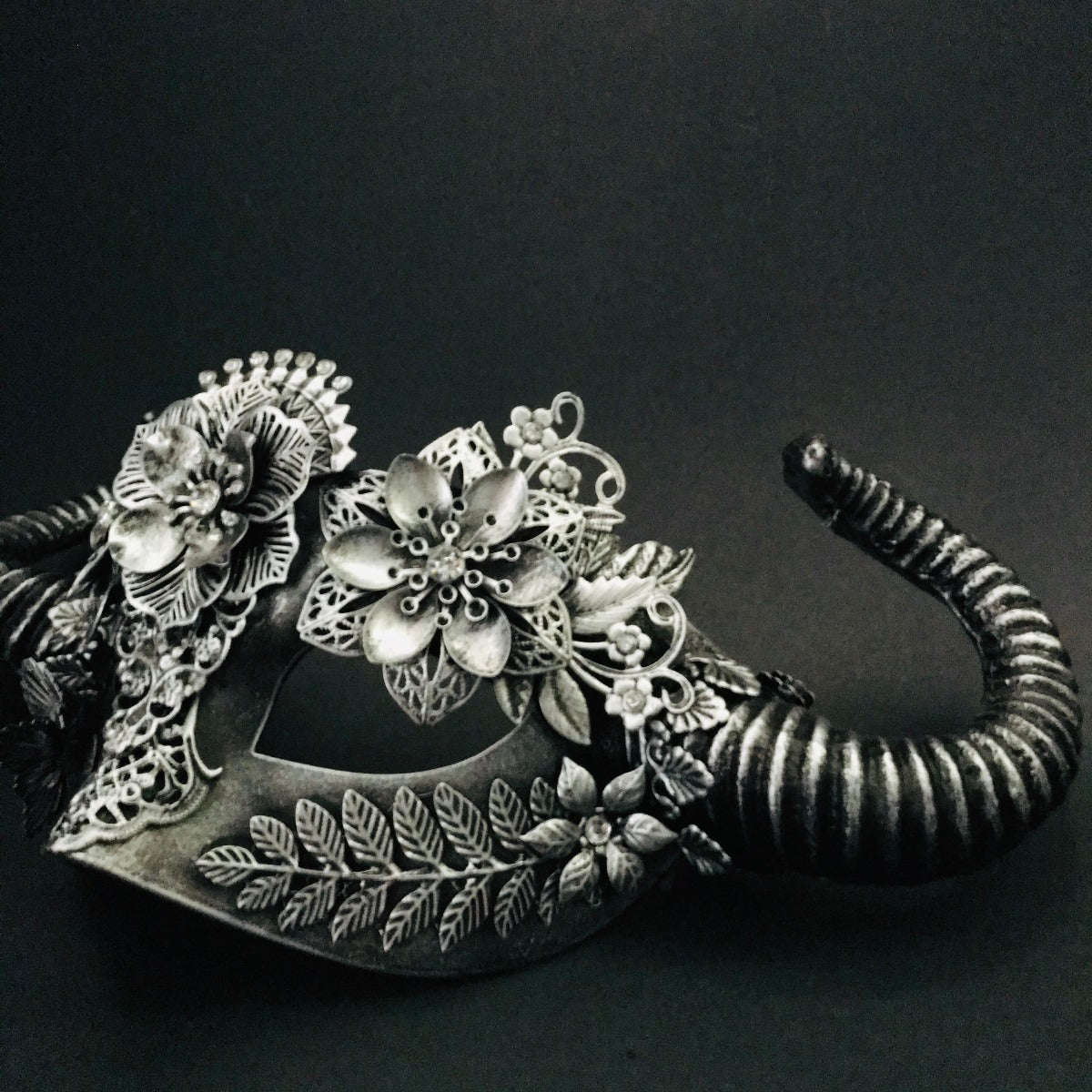 Short Horn Floral Mask - Silver